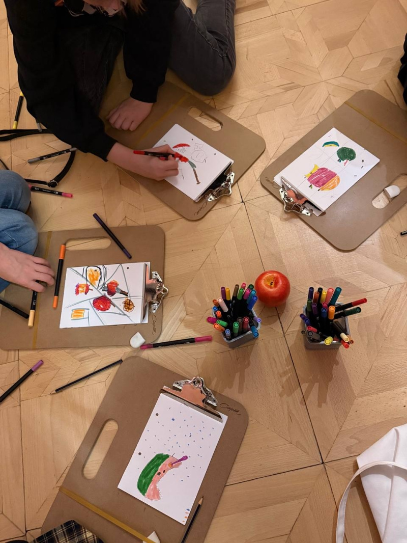 Абонемент «Чем рисует художник? Знакомимся с материалами»